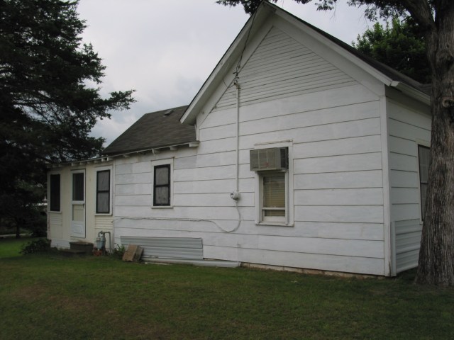 the "Hut"; side-view